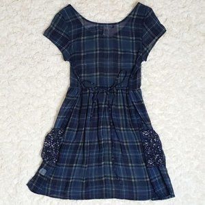 Size XS Brand New Tie-Back Fit and Flared Dress with Pockets